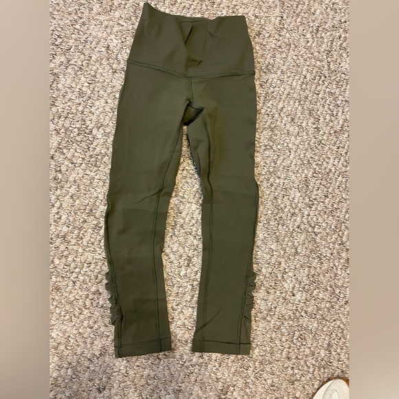 lululemon cropped army green leggings with leg detail size 0 - Picture 4 of 4